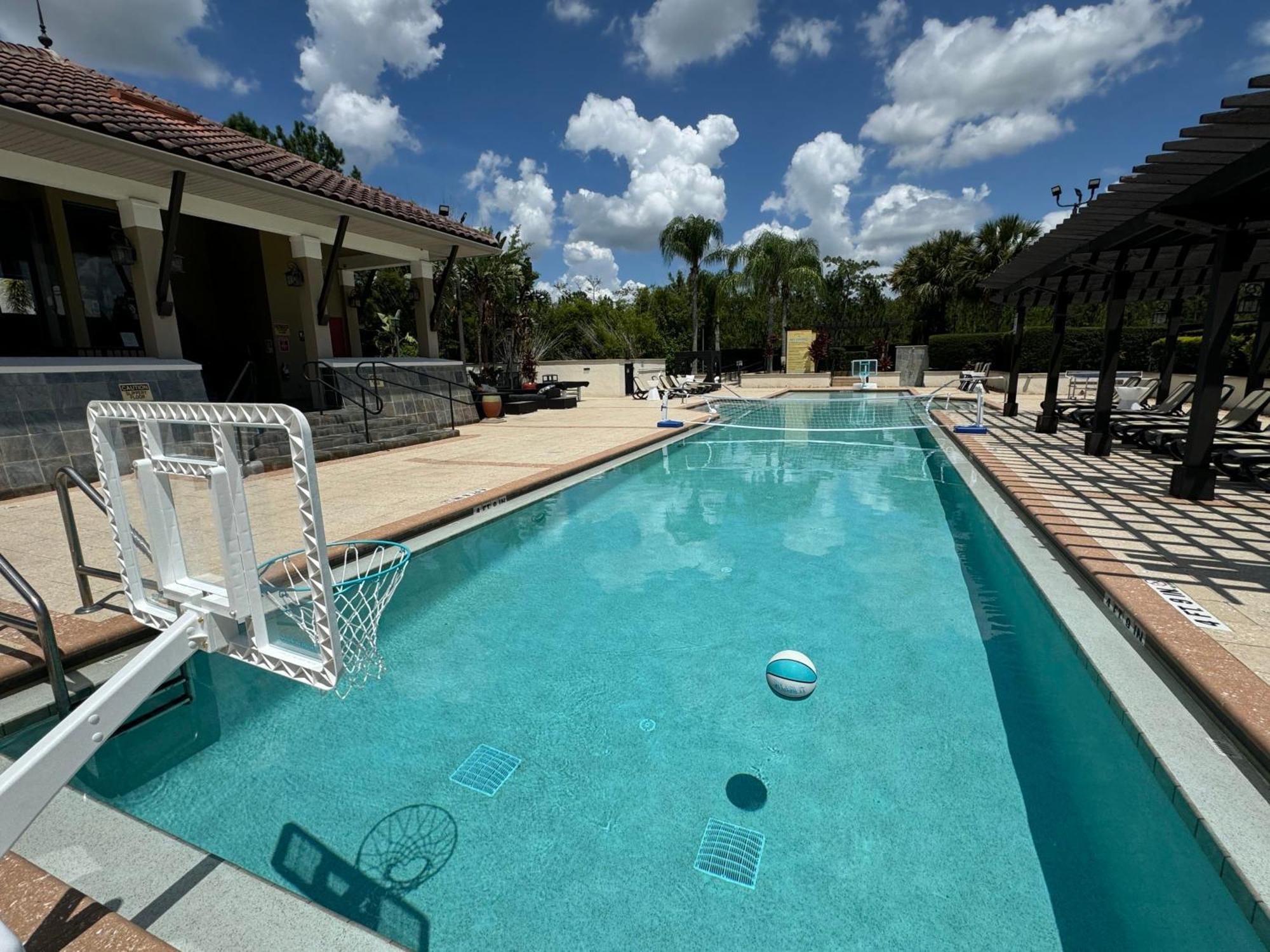 Holiday home Summer Sale Luxury 4br Townhome - 5 Minutes From Disney *
