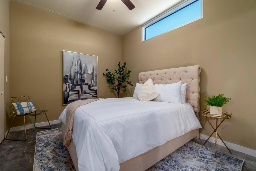 Stunning & Luxurious 2bed 2bath Open Floor Plan Orlando