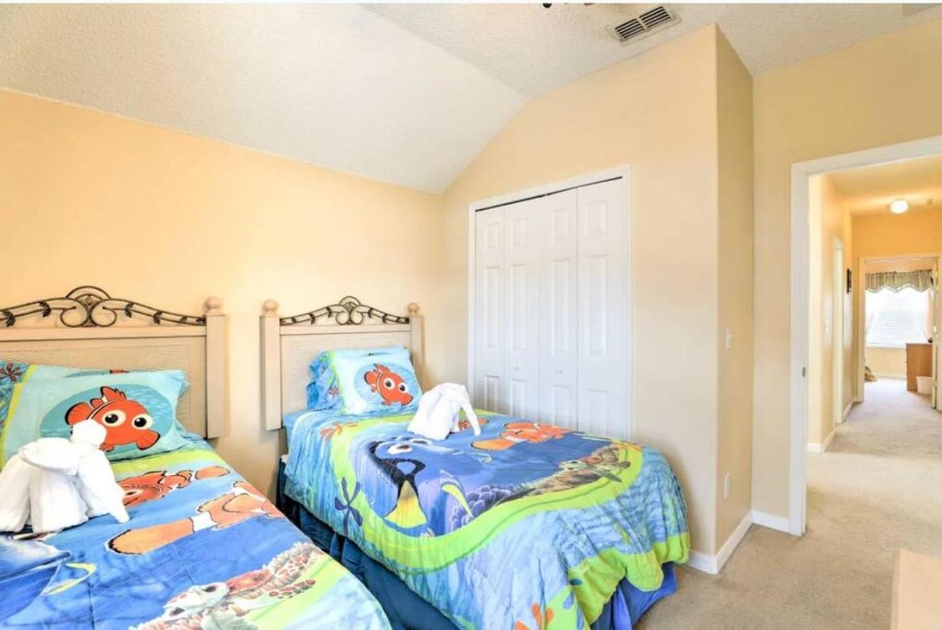 Triton Vacation Pool Near Orlando
