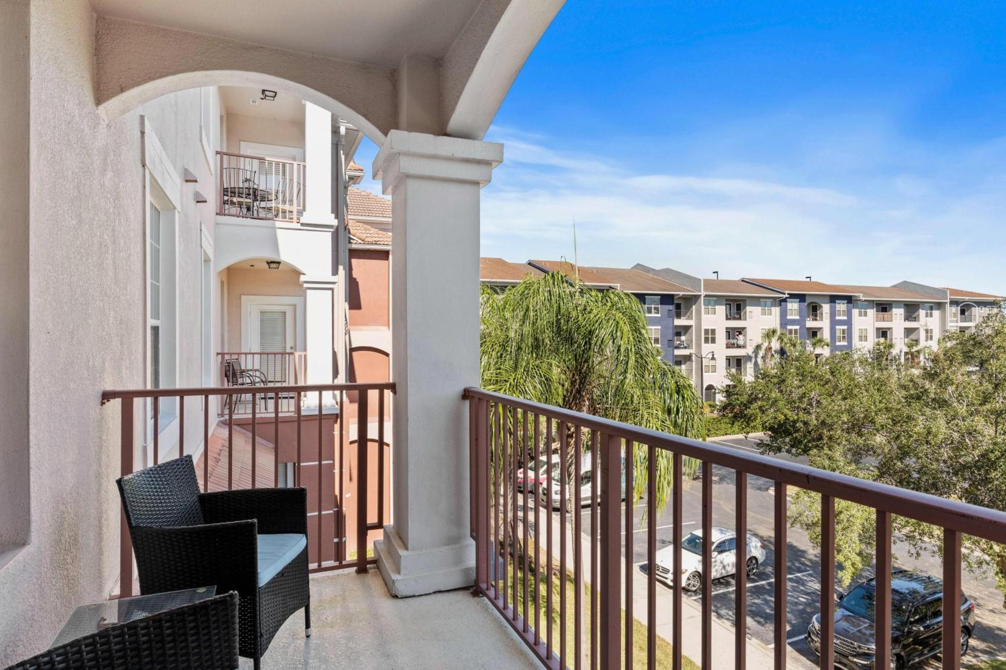 - Vista Cay 243