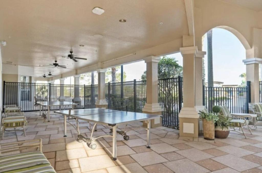 Beautiful 3 Bed Townhome In Windsor Hills Townhouse