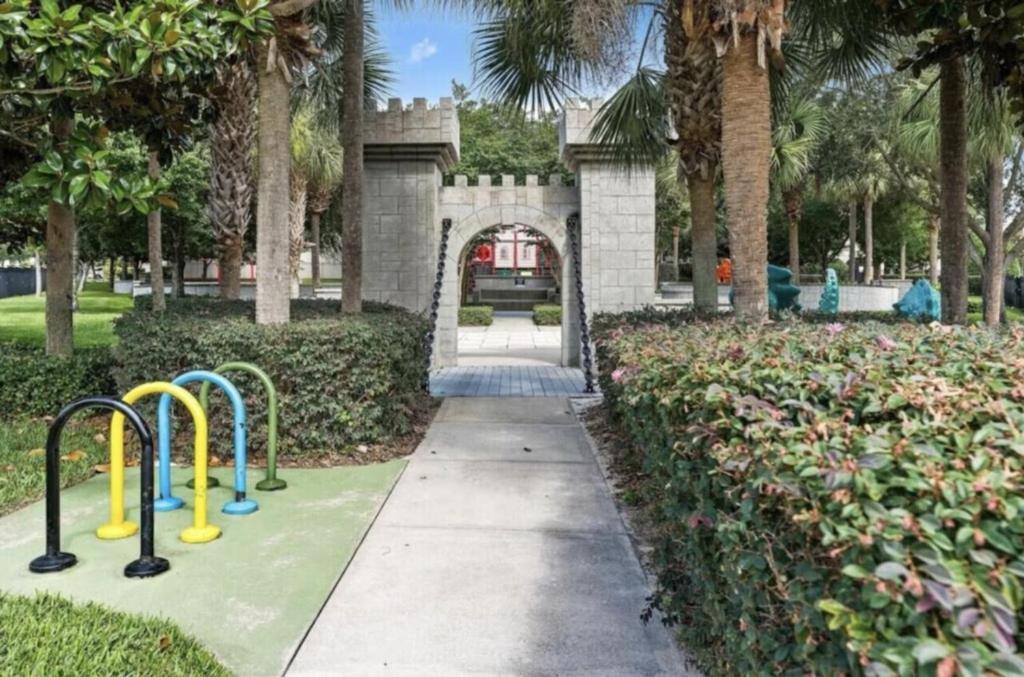 Beautiful 3 Bed Townhome In Windsor Hills Townhouse