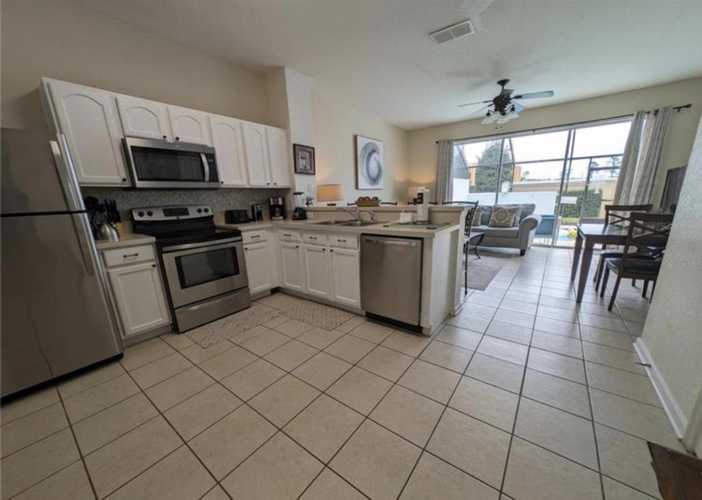 Beautiful 3 Bed Townhome In Windsor Hills Townhouse