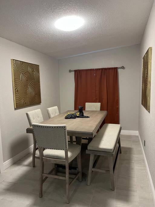Holiday home 6 Bedrooms Cluethemed Near Parks Orlando