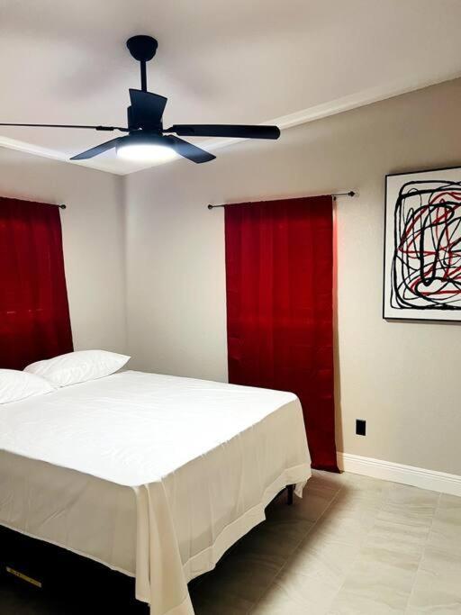 6 Bedrooms Cluethemed Near Parks *