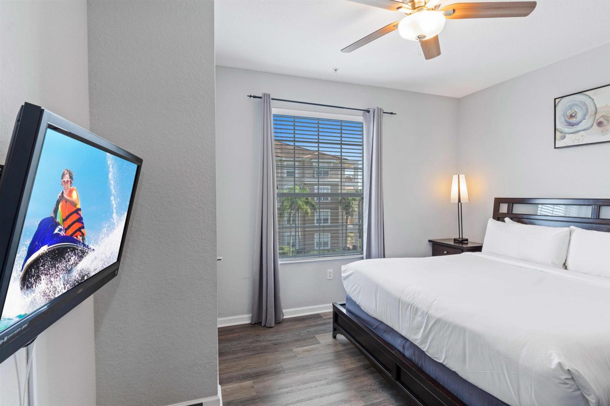 Apartment 4840 Cayview Avenue 303