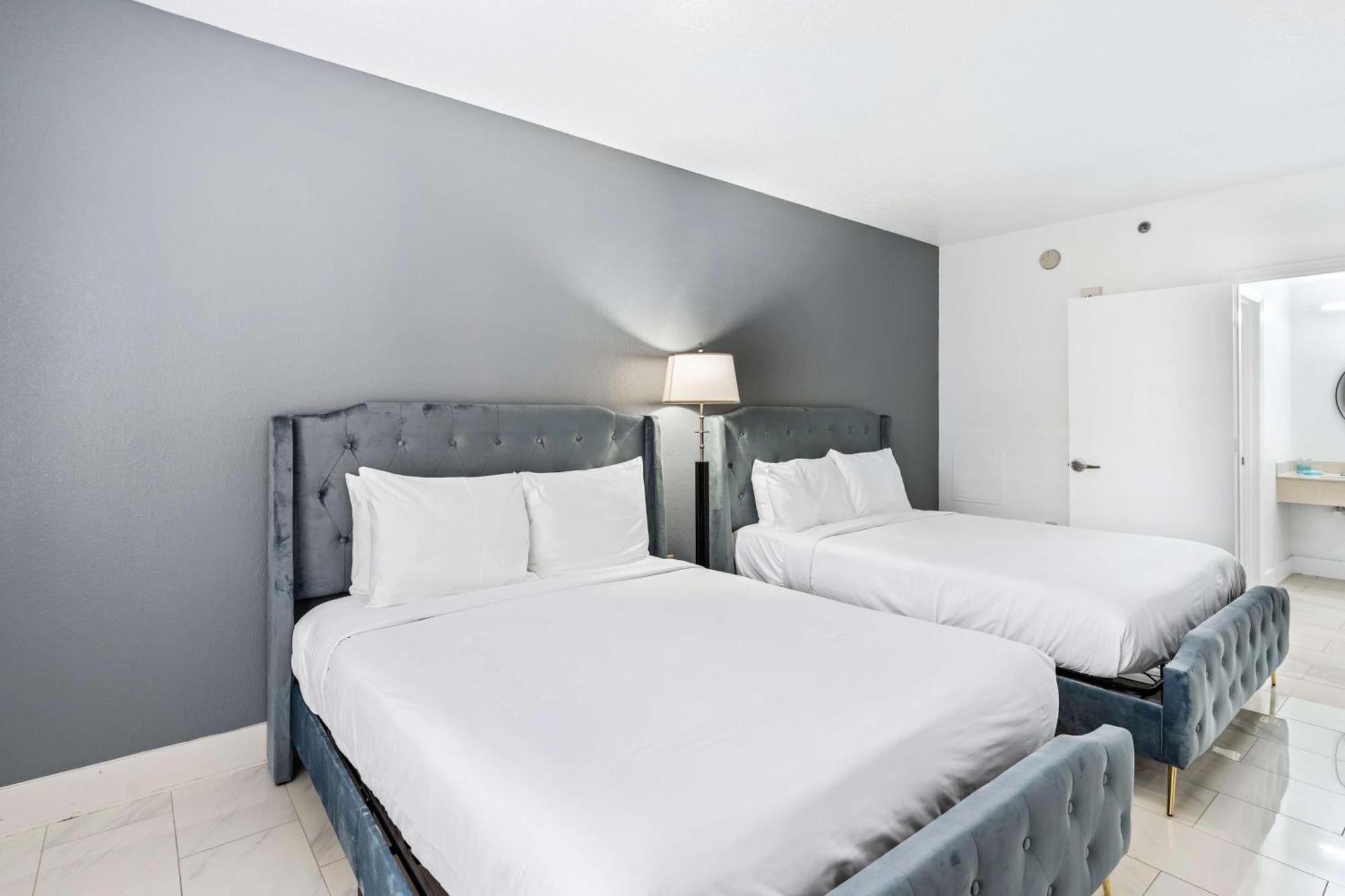 7601 Canada Avenue 502 Apartment *