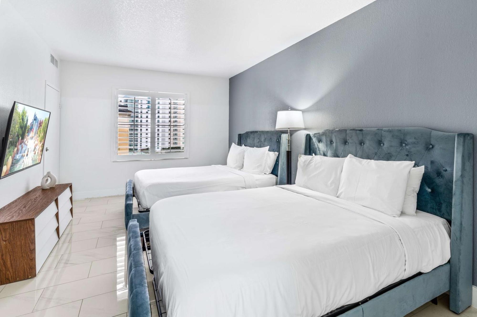 Apartment 7601 Canada Avenue 502 *