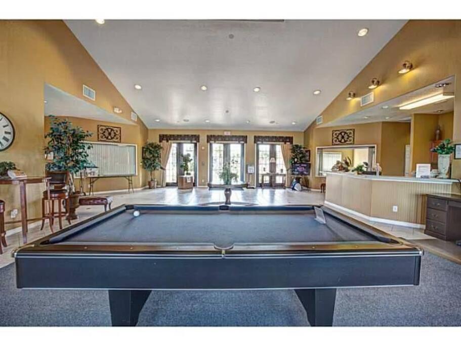 Family Pool In Gated Near Golf -16801 *