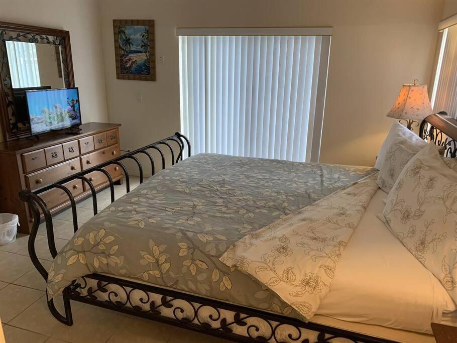 Family Pool In Gated Near Golf -16801 Orlando