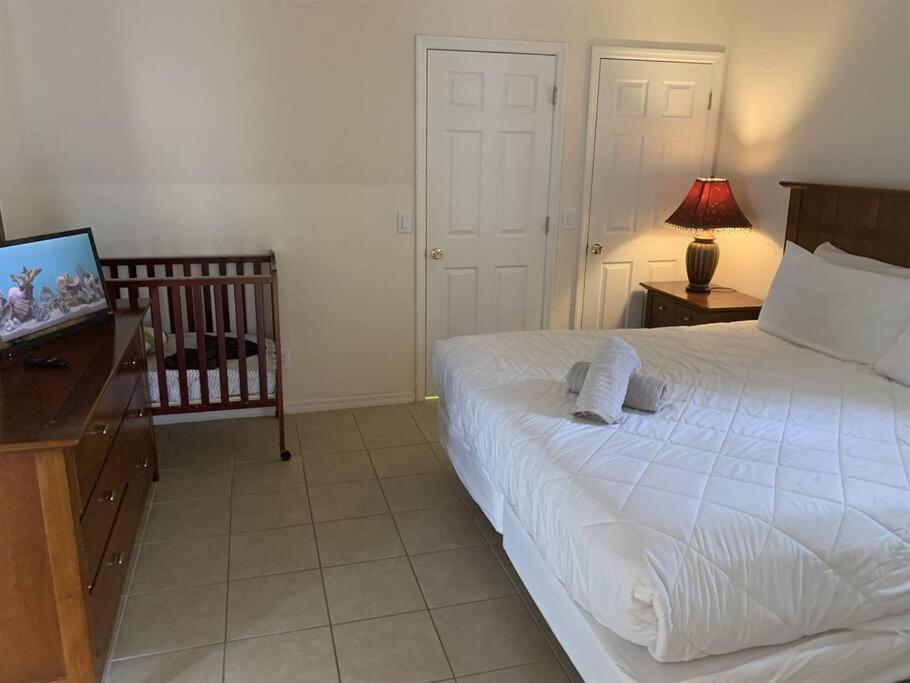 Family Pool In Gated Near Golf -16801