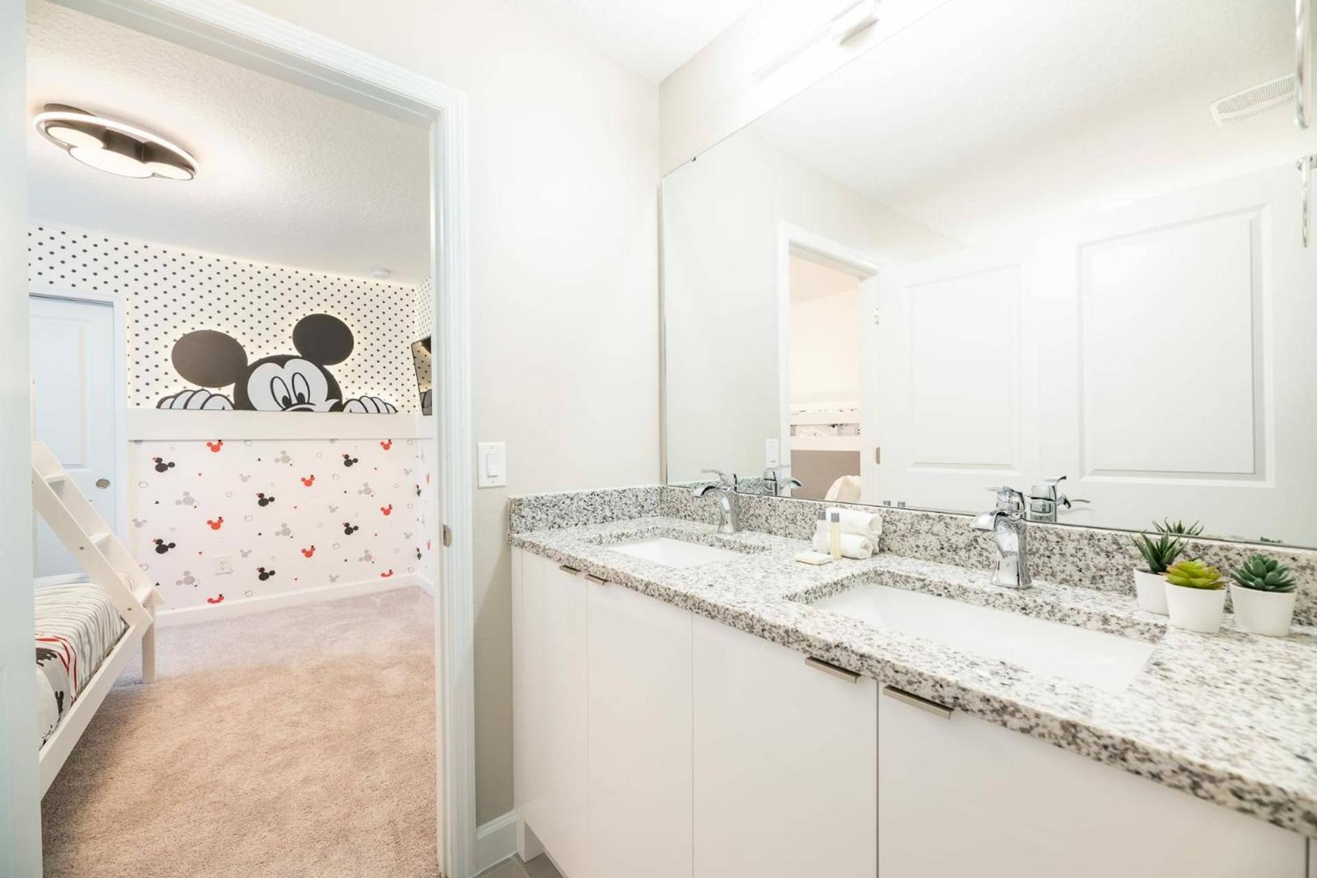 7992 Charming Vacation - 5 Bd *
