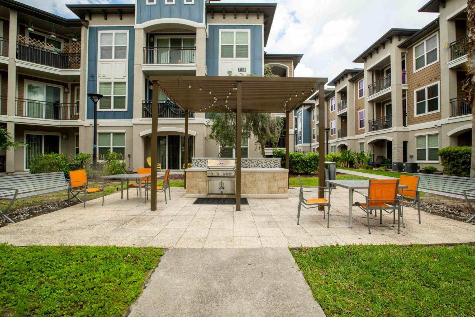 Discover Vibrant Living At Century Millenia In Orlando! Apartment