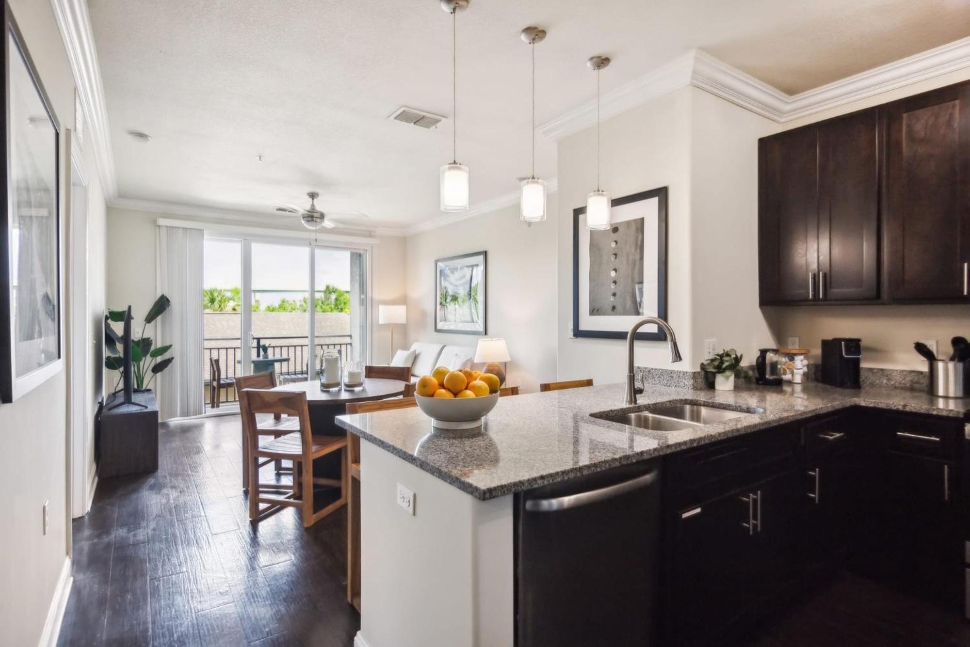 Discover Vibrant Living At Century Millenia In Orlando! Apartment *