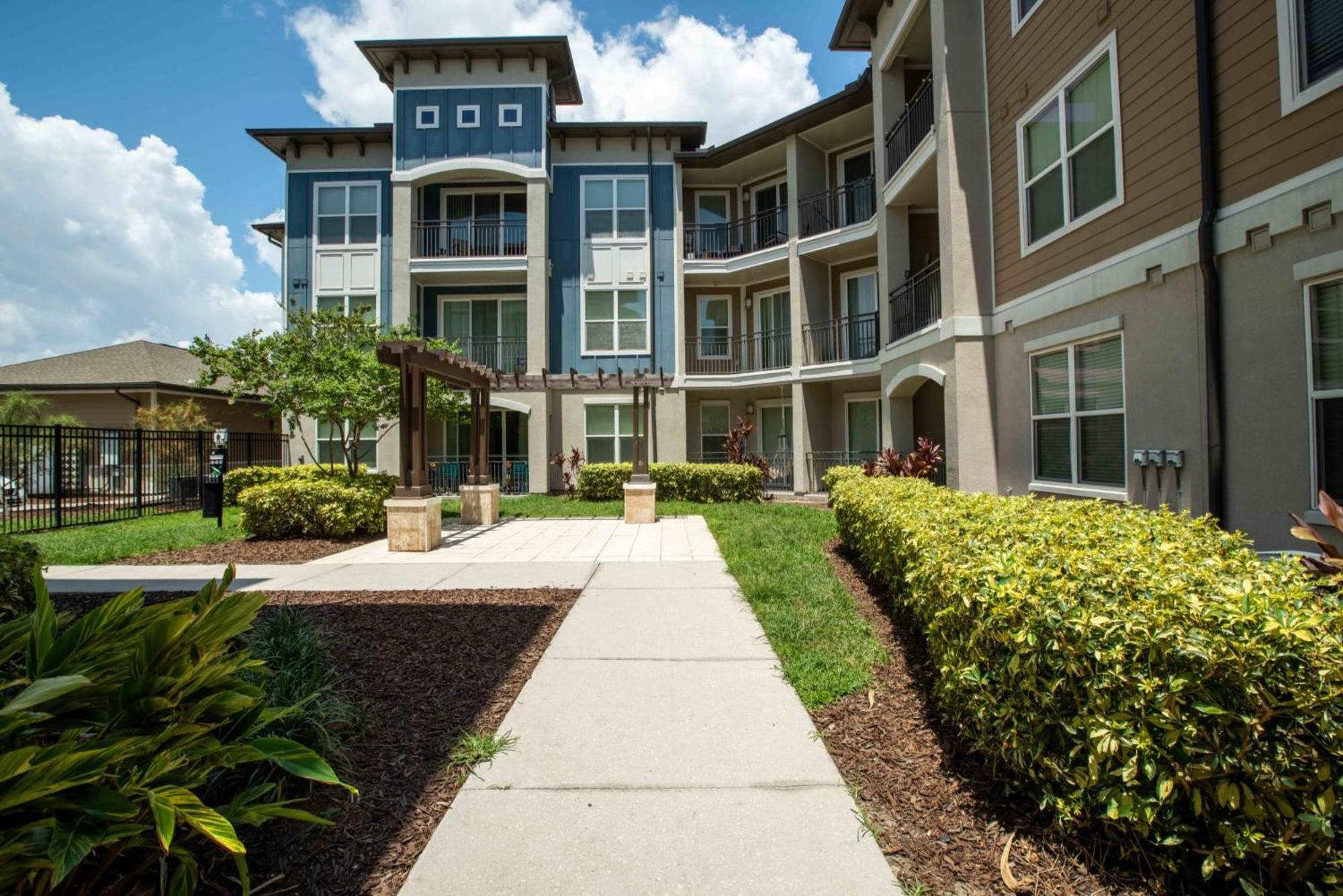 Discover Vibrant Living At Century Millenia In Orlando! Apartment