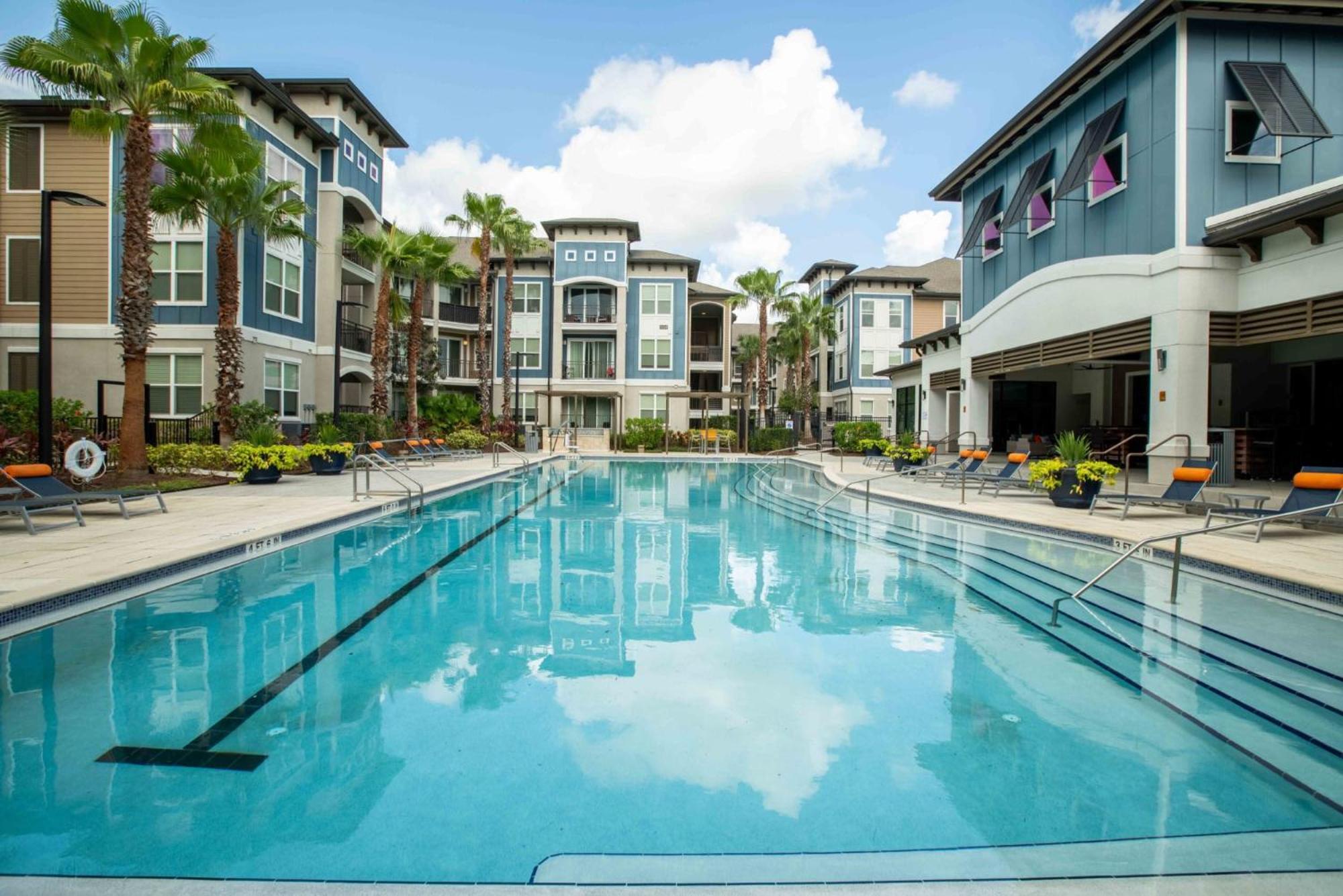 Discover Vibrant Living At Century Millenia In Orlando! Apartment *