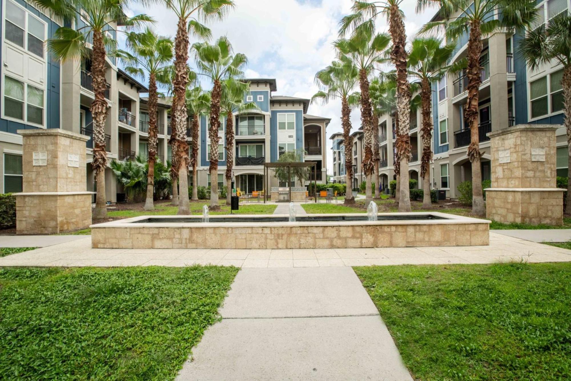 Discover Vibrant Living At Century Millenia In Orlando! Apartment