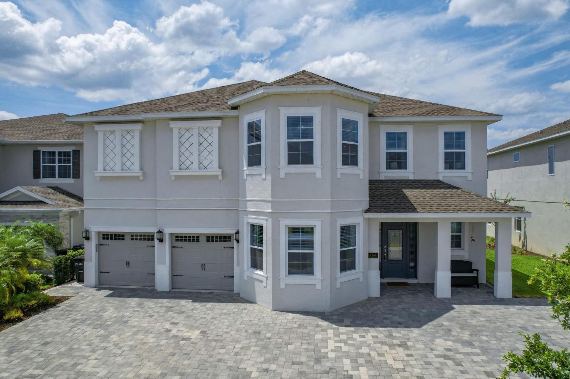 Stunning 11 Bedroom Themed House With Huge Pool Near Disney *