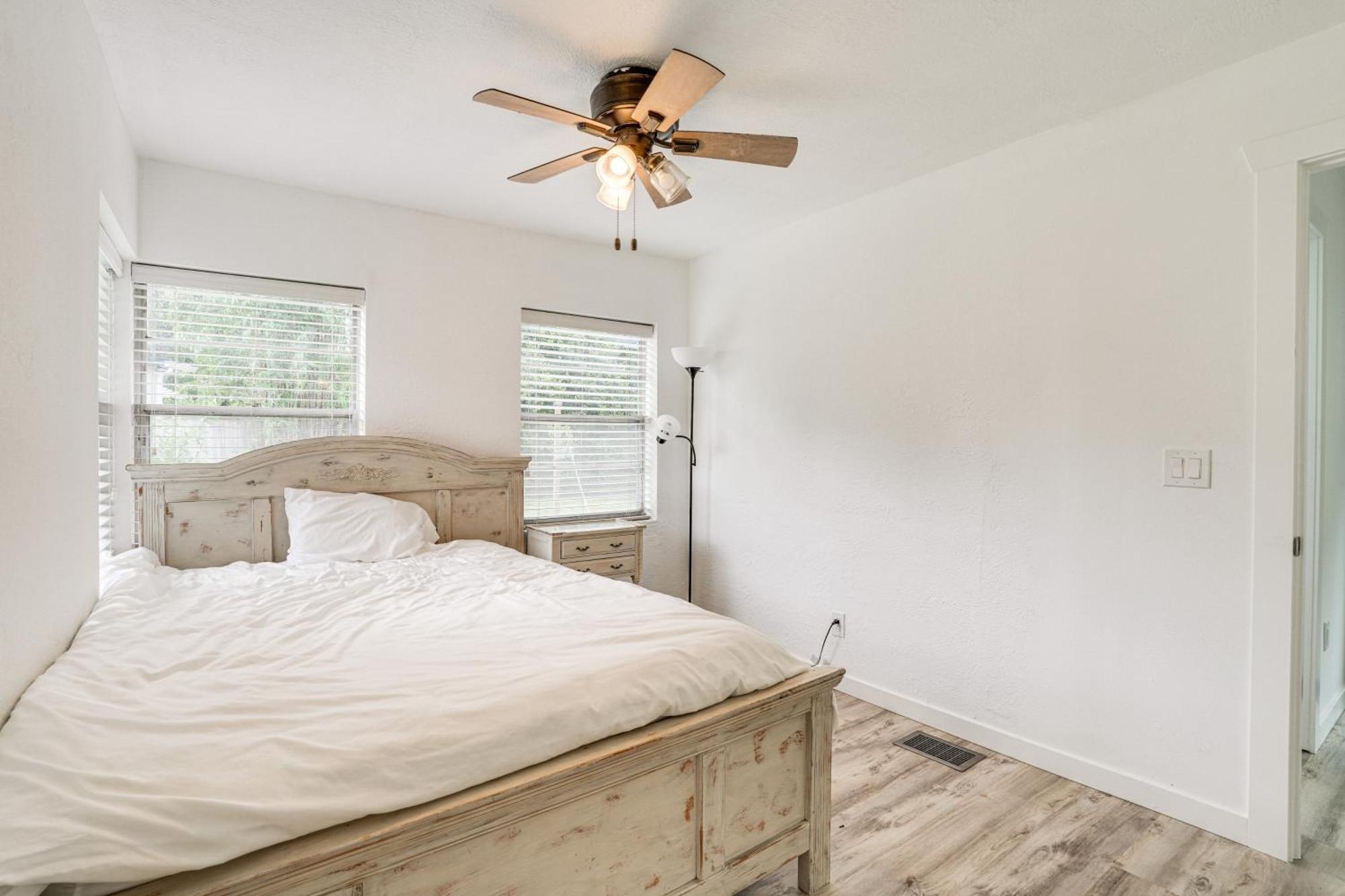Vacation With Yard About 18 Mi To Holiday home Orlando