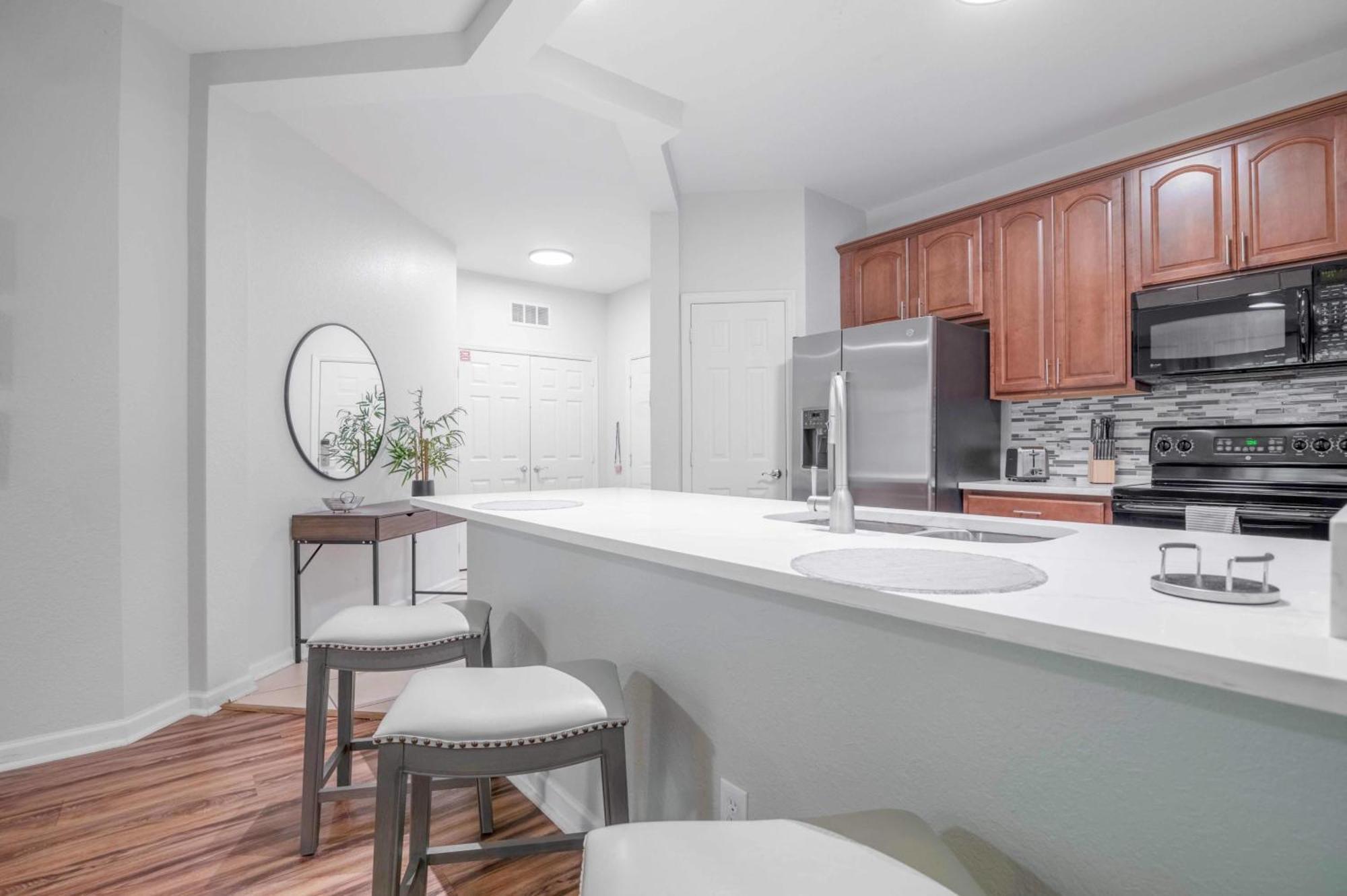 Apartment Vista Cay Luxury Secret Cove Near Theme Parks And Walk To The Convention Center Orlando