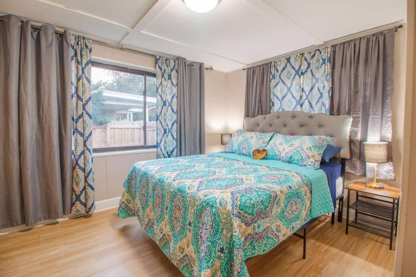 Pet-Friendly 6Br W Fast Wifi Near Downtown! Holiday home *