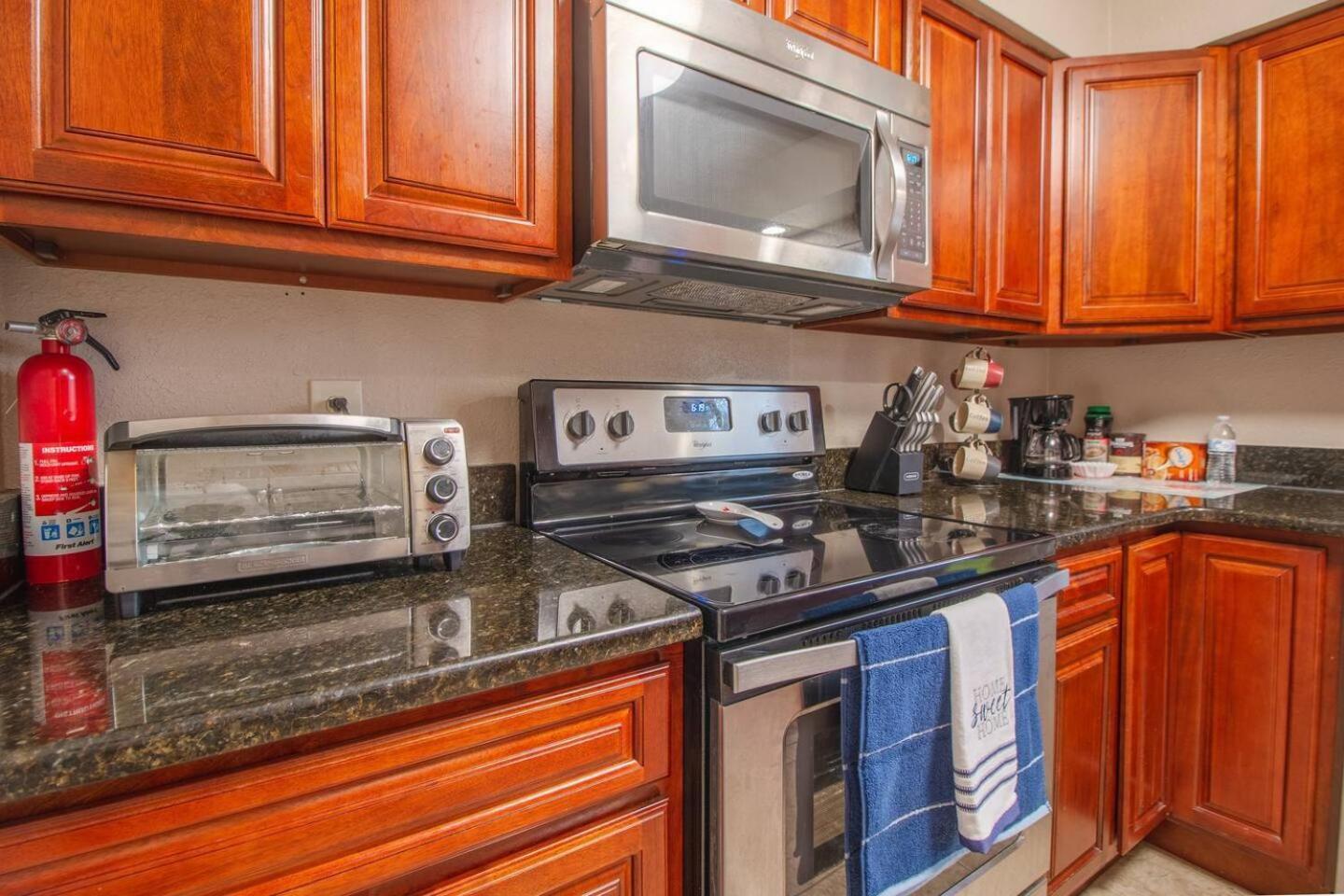 Holiday home Pet-Friendly 6Br W Fast Wifi Near Downtown! *