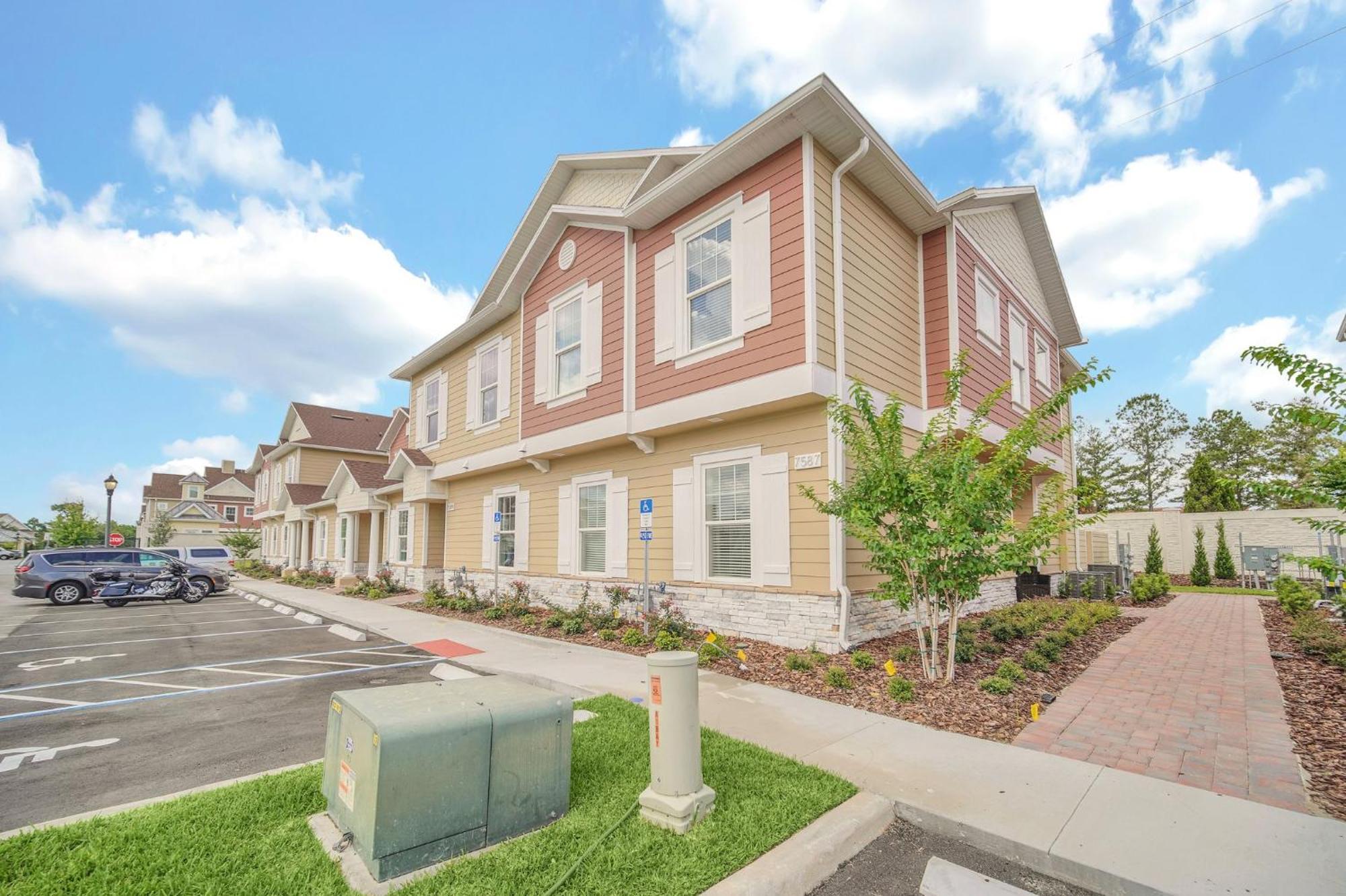 Holiday home New Amazing Experience In Dream House 5 Minutes To Orlando