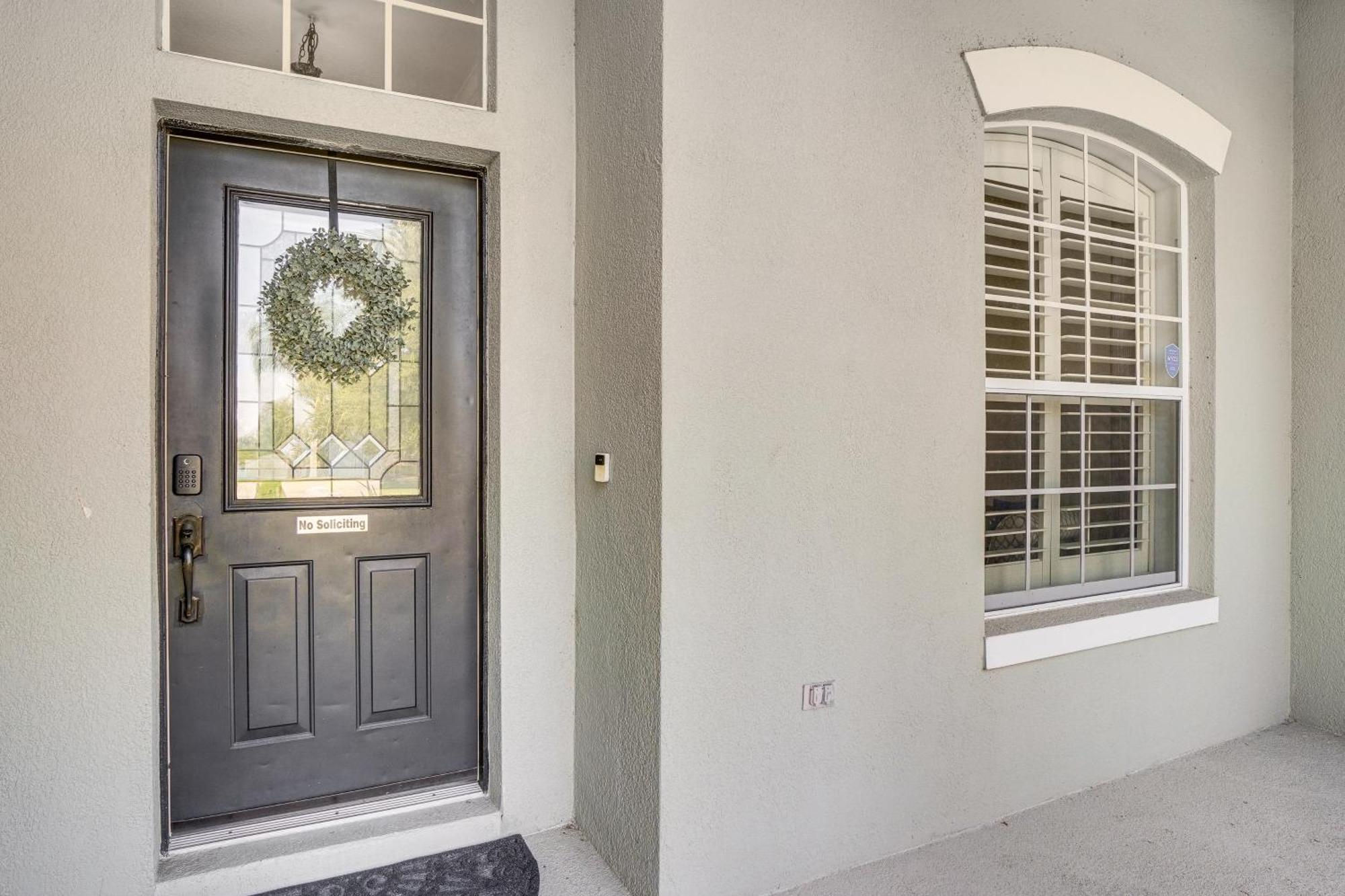 Spacious With Community Amenities! Holiday home