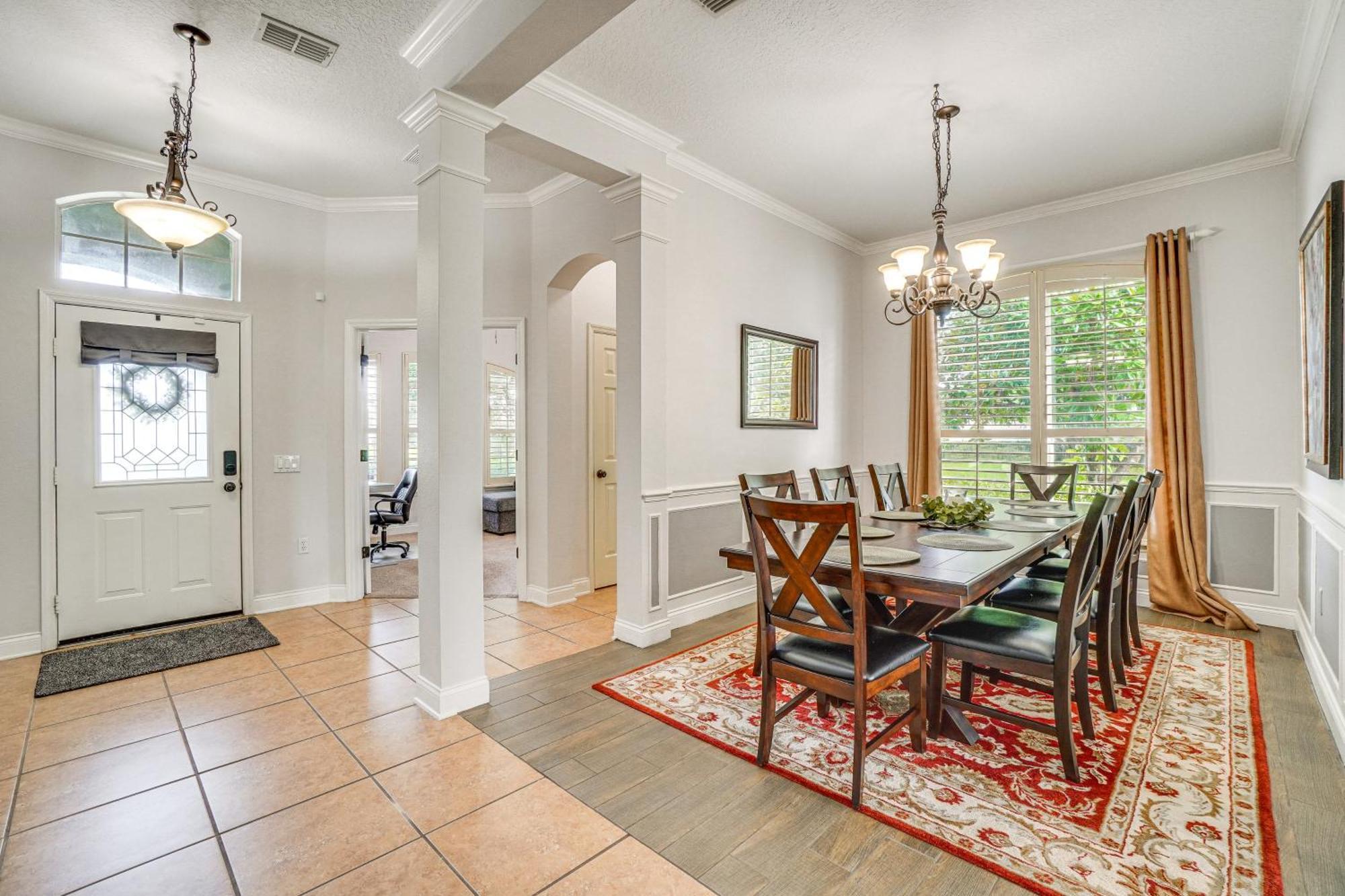 Spacious With Community Amenities! Orlando