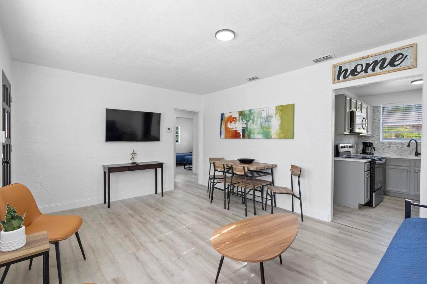 Cozy 2Br By Disney Patio, 6 Beds, Pet Ready! Holiday home *