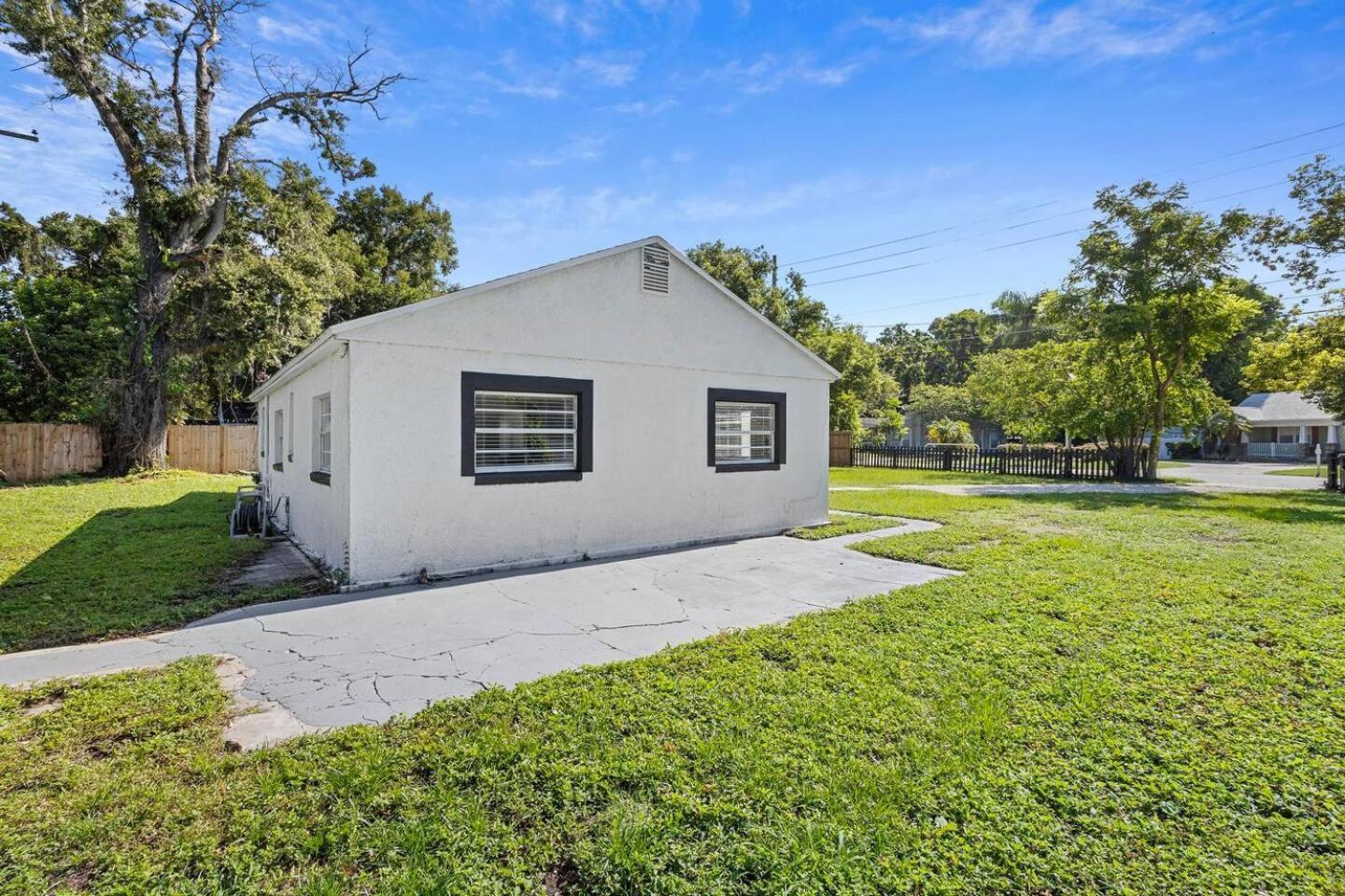 Holiday home Cozy 2Br By Disney Patio, 6 Beds, Pet Ready! Orlando