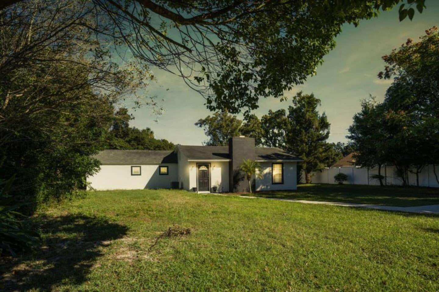 Holiday home 1Br, 3 Beds, Wifi, Pets Ok 20 Min To Disney! *
