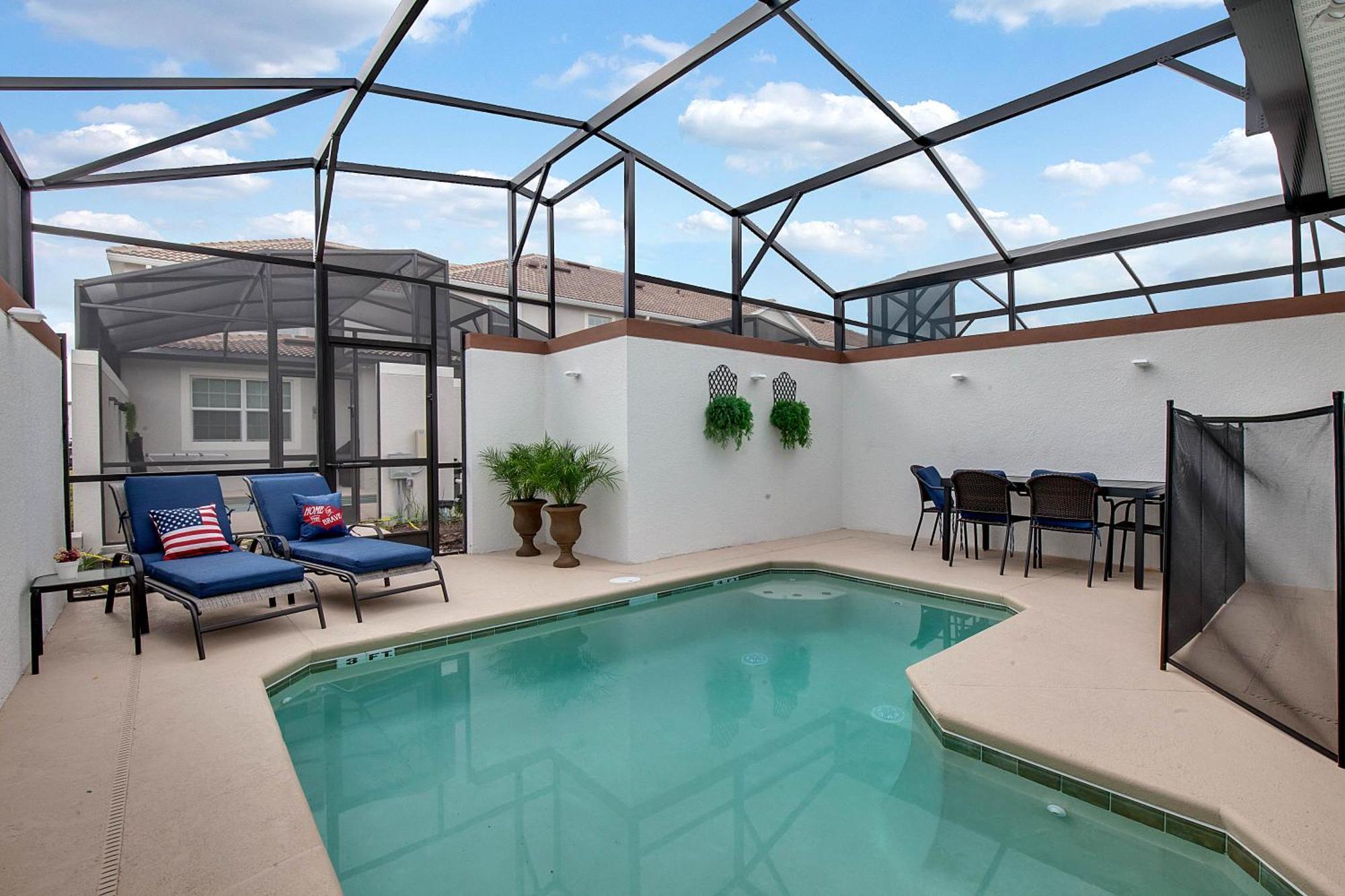 5 Bedrooms - 4 Bathrooms - Storey 4800 Ll Holiday home