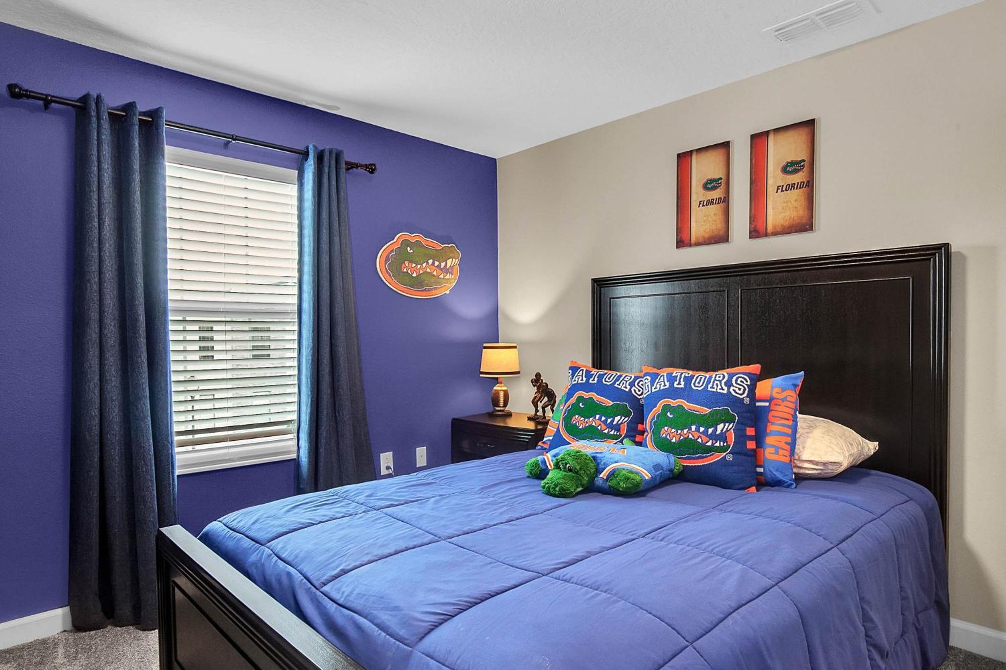 5 Bedrooms - 4 Bathrooms - Storey 4800 Ll Orlando