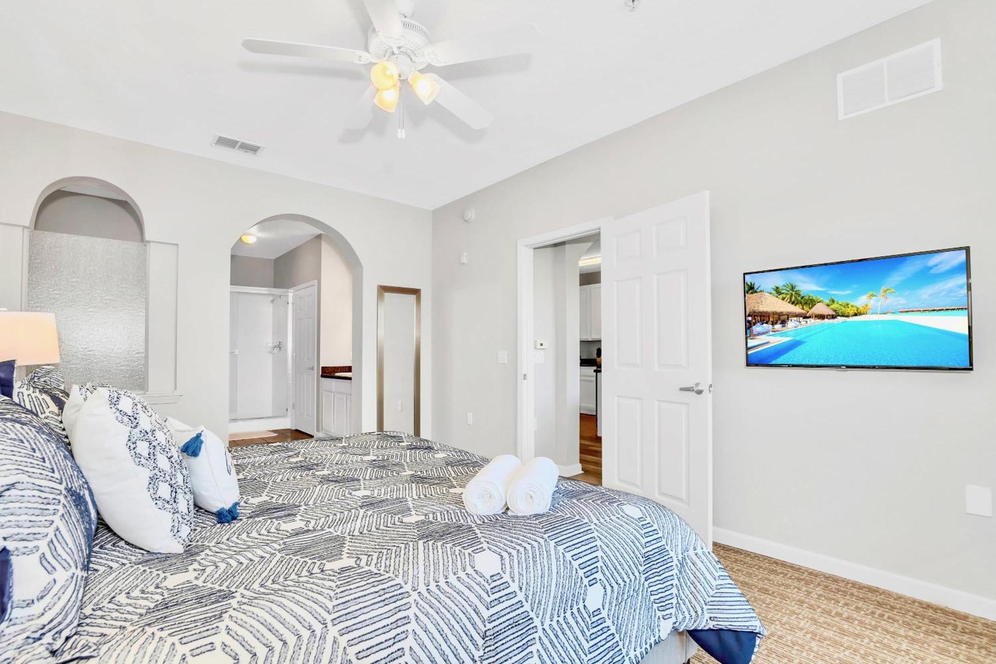 Stunning 3br Near - Pool And Hot Tub!