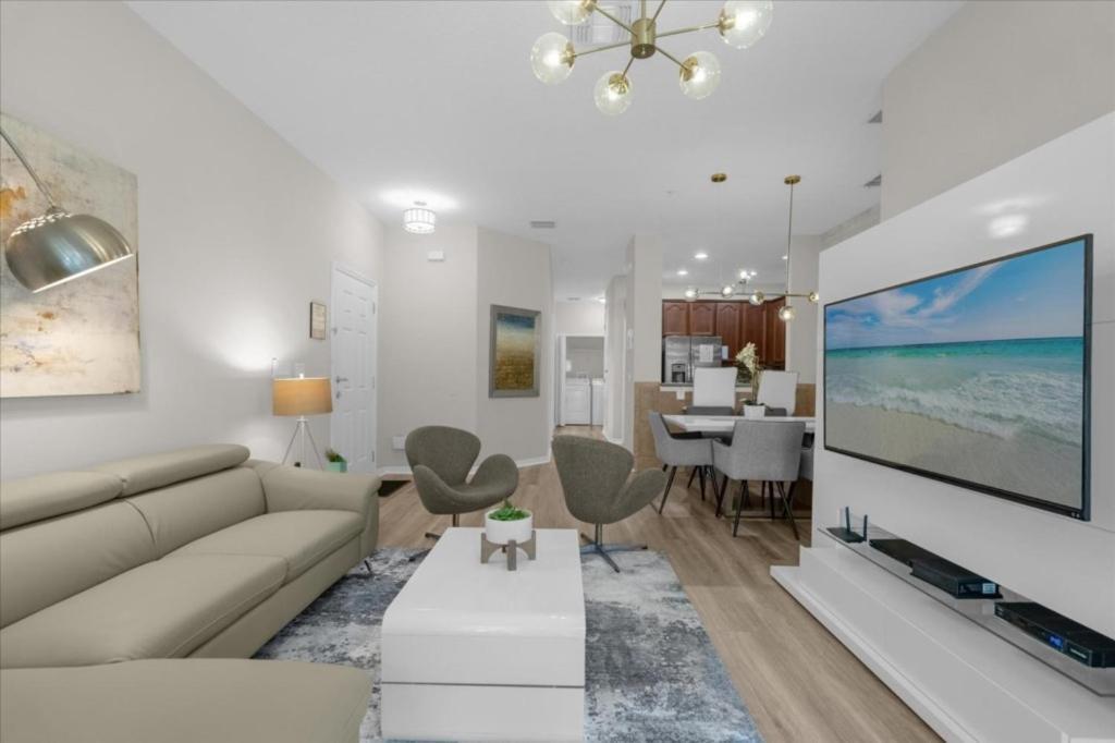 3 Bedrooms - 2 Bathrooms - Oakwater 7528 Pw