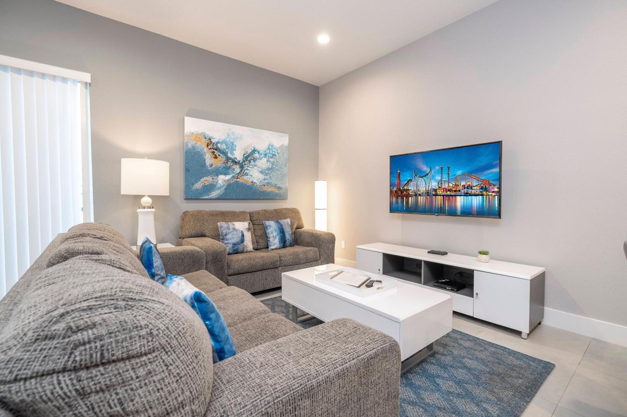 Gorgeous New 4 Beds Dream 5 Min To