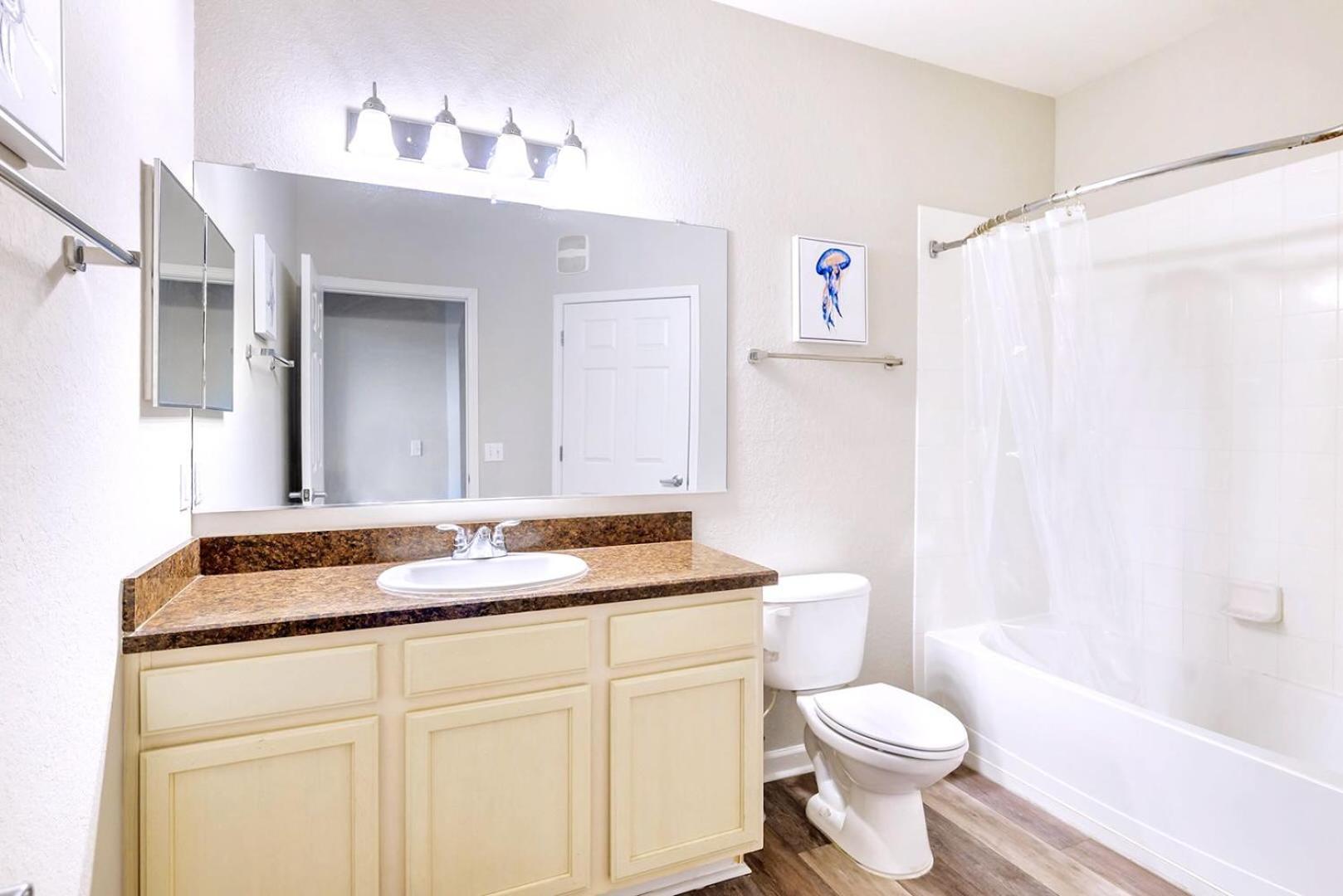 Holiday home Cozy 2br - Private Balcony - Near