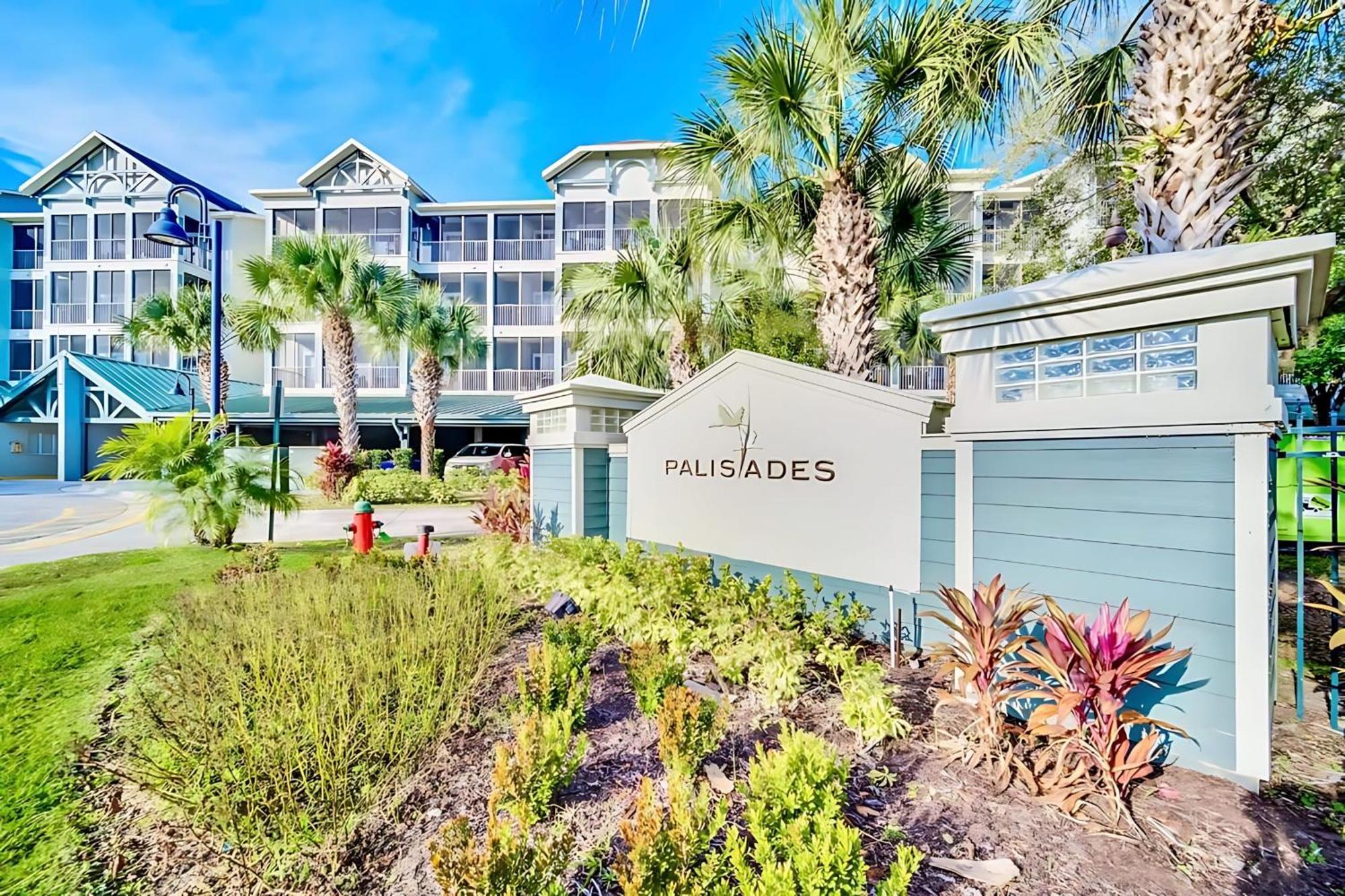 Cozy 2br - Private Balcony - Near Holiday home *