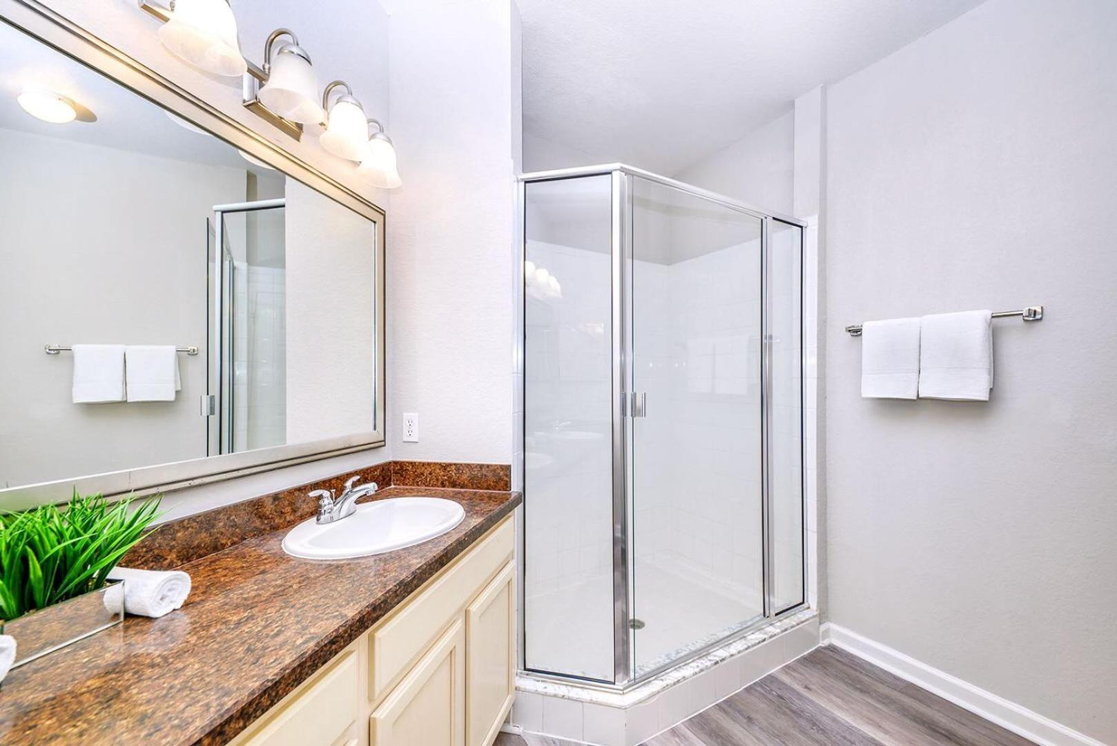 Cozy 2br - Private Balcony - Near Holiday home Orlando