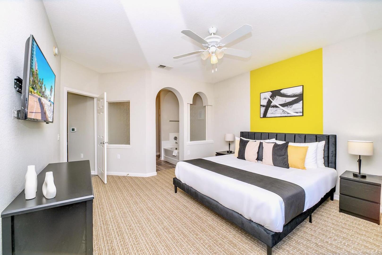 Cozy 2br - Private Balcony - Near Orlando