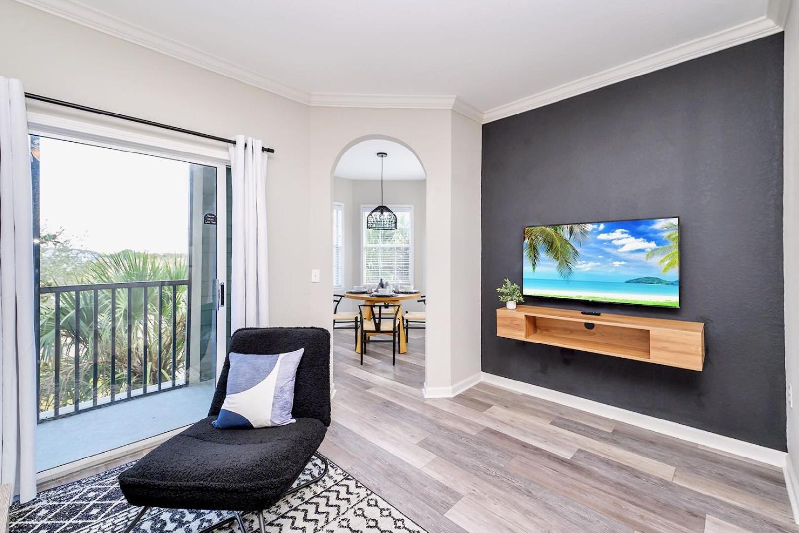 Holiday home Cozy 2br - Private Balcony - Near Orlando