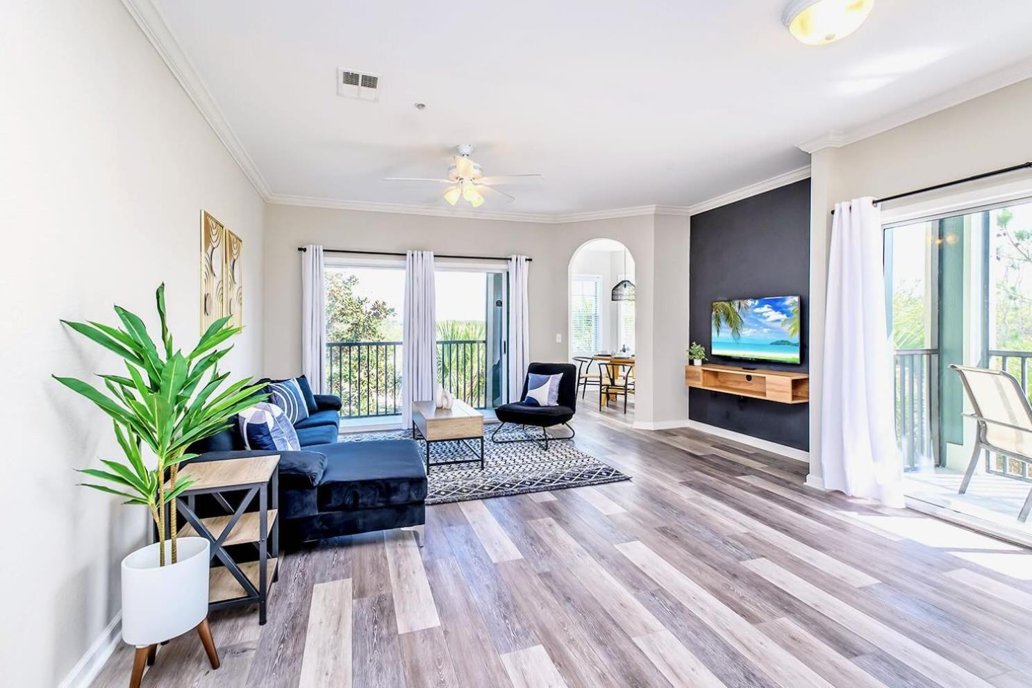 Cozy 2br - Private Balcony - Near Orlando