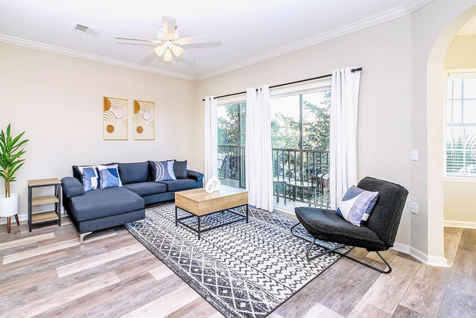 Holiday home Cozy 2br - Private Balcony - Near Orlando
