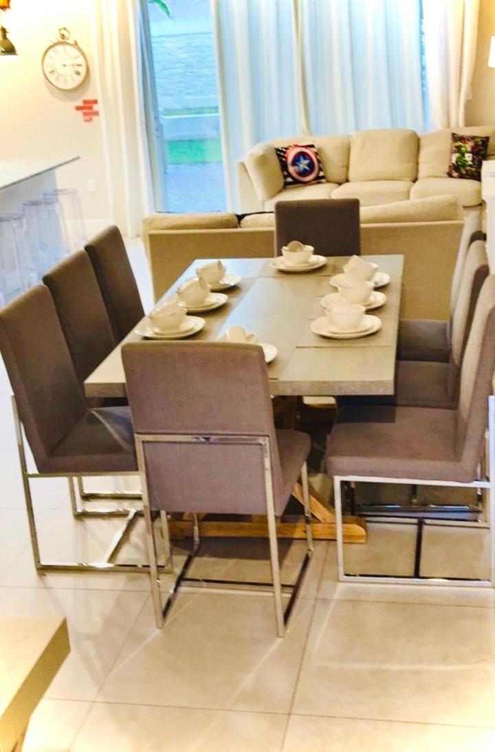 Location!! Modern Luxury 2 Miles From Disney! *