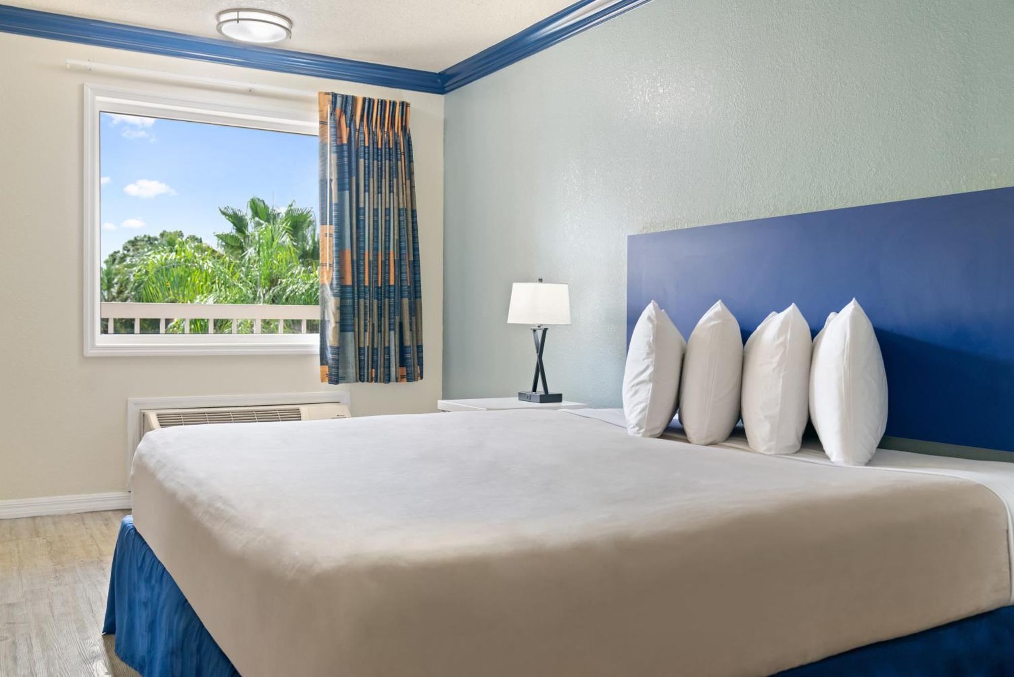 International Drive North Hotel