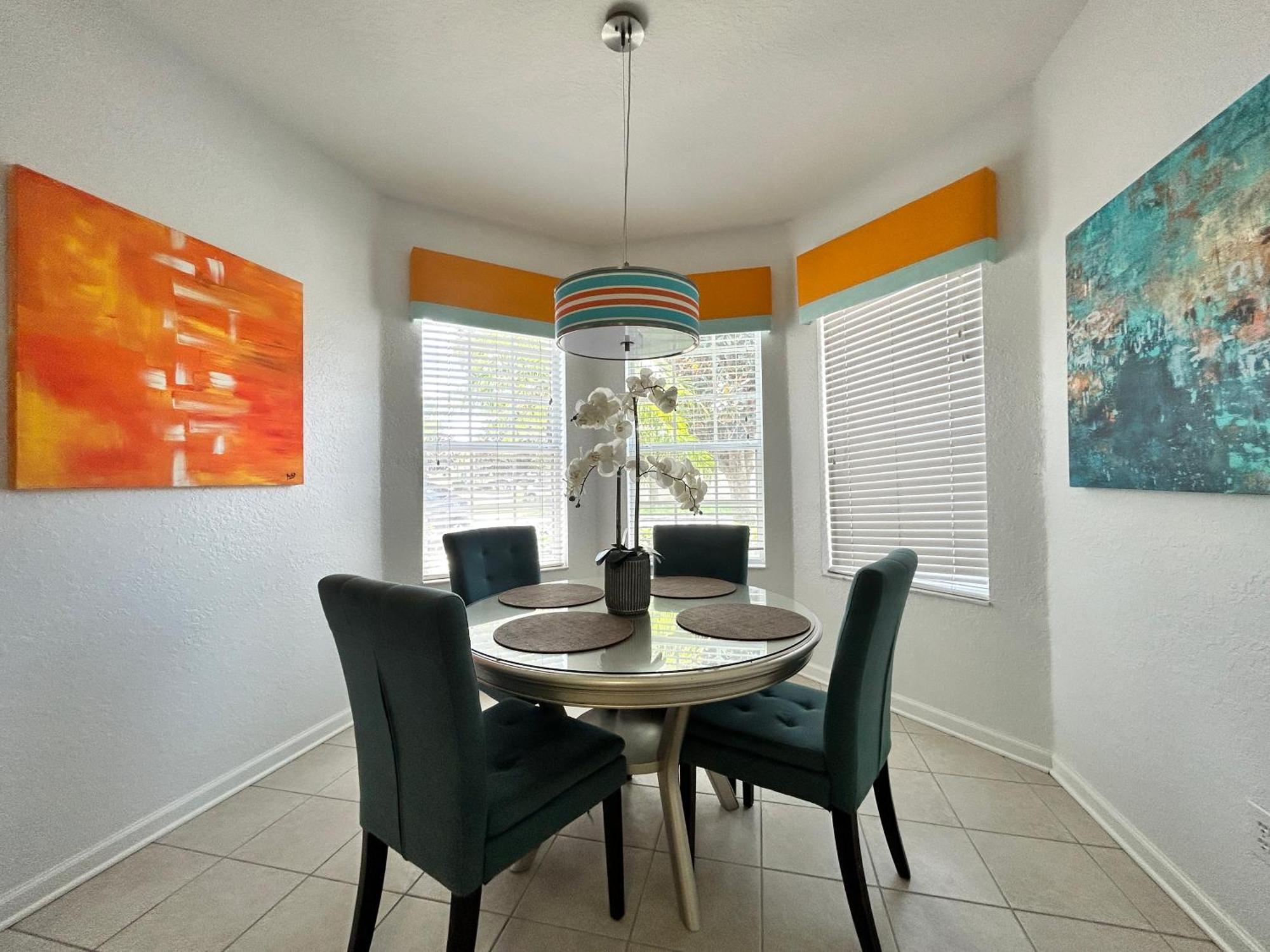 Sunshine Oasis, Spacious 5bd Retreat With Private Pool *
