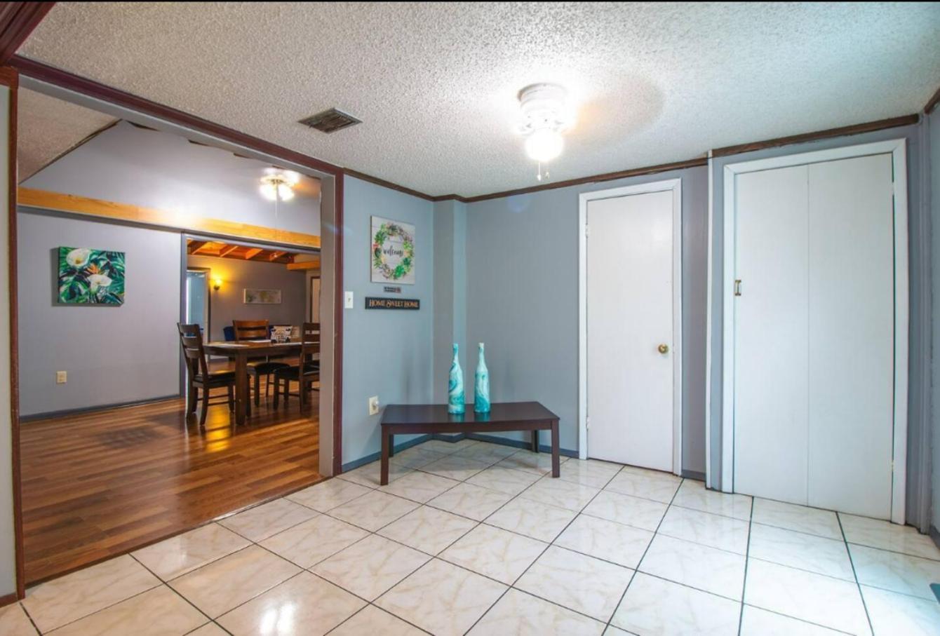 Holiday home Private 2Br Pet-Friendly & Perfect For Groups!