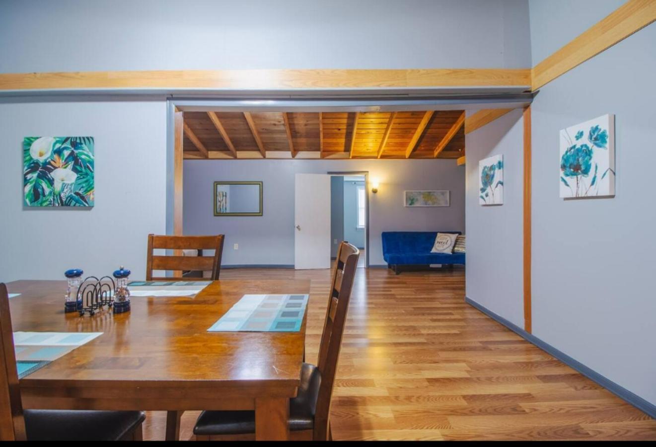 Holiday home Private 2Br Pet-Friendly & Perfect For Groups! *