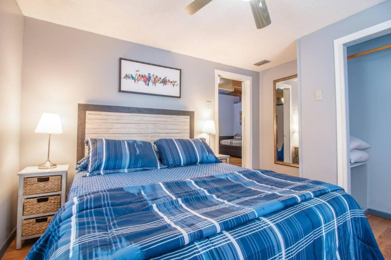 Private 2Br Pet-Friendly & Perfect For Groups! Holiday home